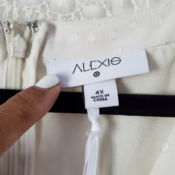 Alexis Cream Lace Cutout Long Sleeve Wedding Dress NWT - Picture 12 of 12